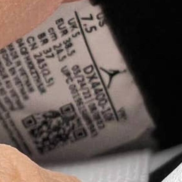 NEW Air Jordan 2 Retro Chicago White/ Black Women's Sneakers Size 7.5 DX4400-106 - Picture 8 of 10